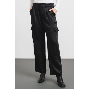 Pantaloni cargo de satin cu croiala ampla