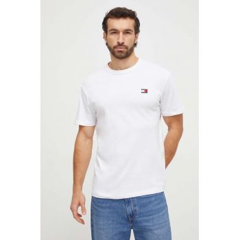 Tommy Jeans tricou din bumbac barbati, culoarea alb, cu imprimeu