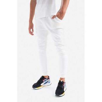 Alpha Industries pantaloni de trening din bumbac culoarea alb, cu imprimeu 118366.626-white de firma originali