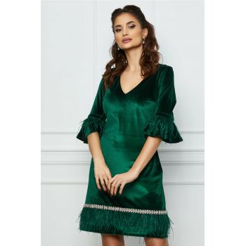 Rochie MBG verde din catifea cu strasuri si pene la reducere