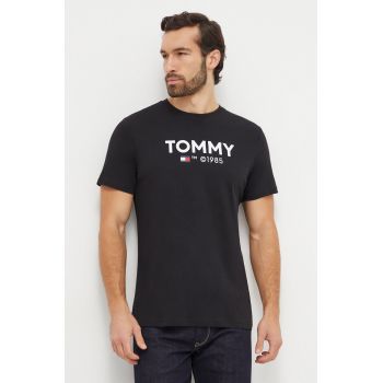 Tommy Jeans tricou din bumbac barbati, culoarea negru, cu imprimeu