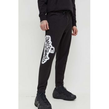 Tommy Jeans pantaloni de trening culoarea negru, cu imprimeu DM0DM18376 ieftini