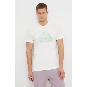 adidas tricou din bumbac bărbați, culoarea bej, cu imprimeu IN6234 de firma original