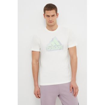 adidas tricou din bumbac bărbați, culoarea bej, cu imprimeu IN6234