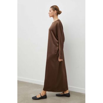 By Malene Birger rochie culoarea maro, maxi, oversize