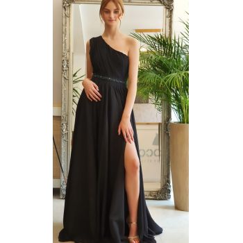 Rochie de ocazie vaporoasa de culoare neagra cu centura cu detalii metalice