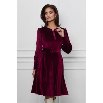 Rochie Dy Fashion bordo din catifea cu funda la bust si curea in talie
