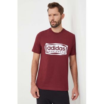 adidas tricou din bumbac bărbați, culoarea bordo, cu imprimeu IM8303 de firma original