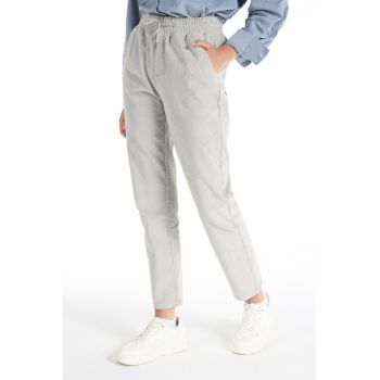Pantaloni conici de reiat