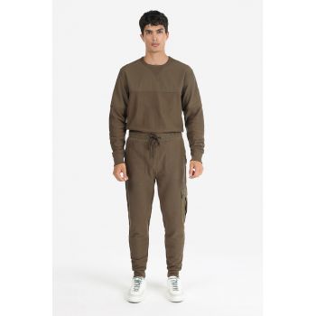 Pantaloni de trening cargo cu snur de ajustare