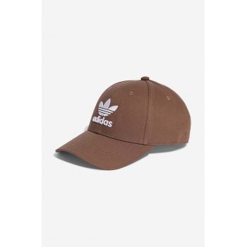 adidas Originals șapcă de baseball din bumbac culoarea maro, cu imprimeu IB9970 ieftina