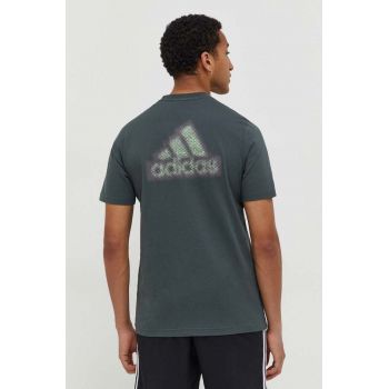 adidas tricou din bumbac bărbați, culoarea verde, cu imprimeu IN6227