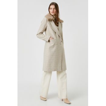 Palton din amestec de lana - cu model in carouri si garnituri de blana sintetica de firma originala