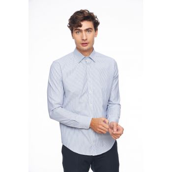 Camasa slim fit cu model cu dungi discrete