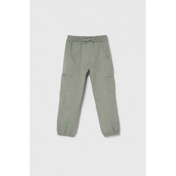 Abercrombie & Fitch pantaloni copii culoarea verde, neted ieftini