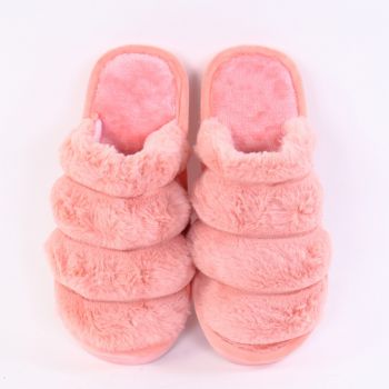 Papuci pufosi roz bombon Sonaia ieftini