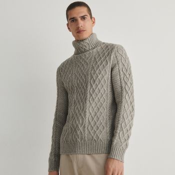 Reserved - Pulover tricotat cu torsade și cu guler rulat - Gri deschis