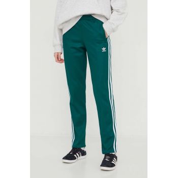 adidas Originals pantaloni de trening culoarea verde, cu imprimeu IP0628 ieftin