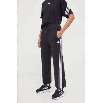 adidas pantaloni de trening culoarea negru, cu imprimeu IN9474