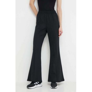 adidas Originals pantaloni de trening Flared culoarea negru, uni, IT9240
