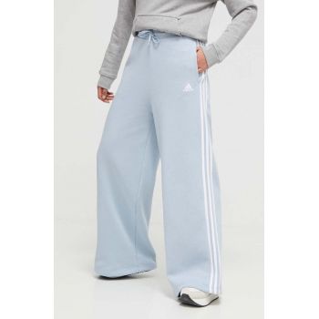 adidas pantaloni de trening cu imprimeu IR5384