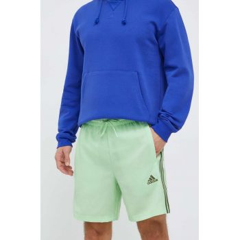 adidas pantaloni scurți de antrenament culoarea verde IS1381