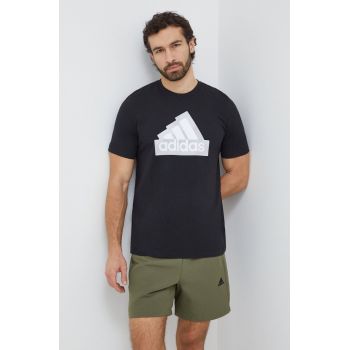 adidas tricou din bumbac bărbați, culoarea negru, cu imprimeu IS2855