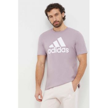 adidas tricou din bumbac bărbați, culoarea violet, cu imprimeu IS1313 ieftin