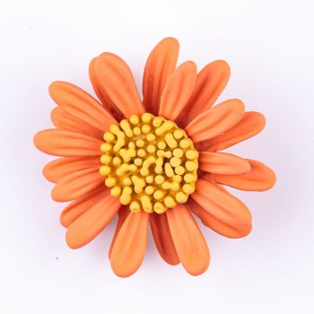 Brosa metalica floricica cu petale vopsita portocaliu mat