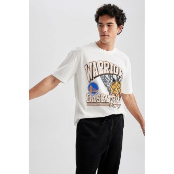 Tricou cu decolteu la baza gatului si imprimeu