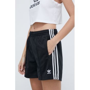 adidas Originals pantaloni scurți femei, culoarea negru, cu imprimeu, high waist IU2425