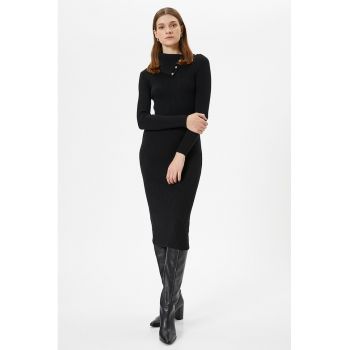 Rochie-pulover cambrata cu guler plisat