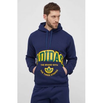 adidas Originals bluză bărbați, culoarea bleumarin, cu glugă, cu imprimeu IS0235