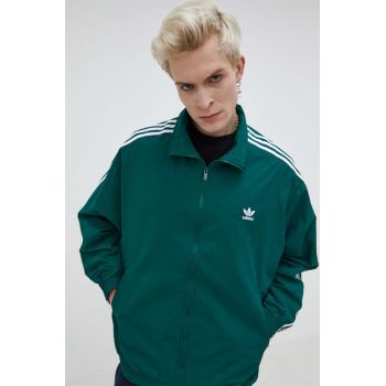 adidas Originals bluză bărbați, culoarea verde, de tranziție IT2494 de firma originala