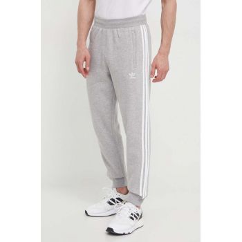 adidas Originals pantaloni de trening 3-Stripes Pant culoarea gri, melanj, IM9318 ieftini