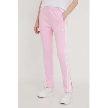 adidas Originals pantaloni de trening Adicolor Classic SST culoarea roz, cu imprimeu, IR8076 ieftin