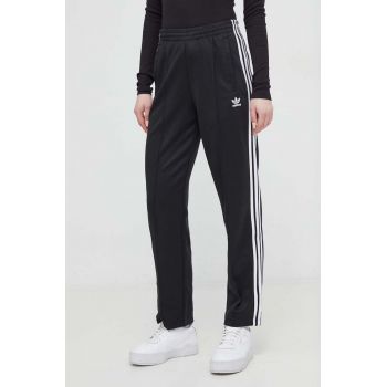 adidas Originals pantaloni de trening culoarea negru, cu model IS4102