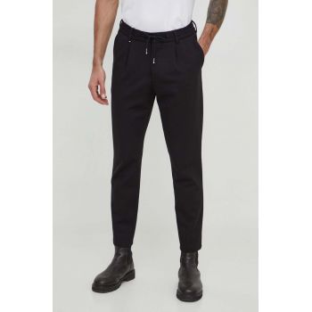 BOSS pantaloni barbati, culoarea negru, drept