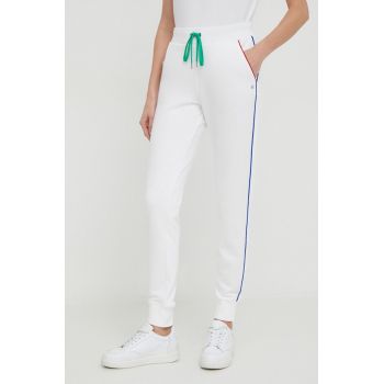 United Colors of Benetton pantaloni de trening din bumbac culoarea alb, neted