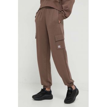 adidas Originals pantaloni de trening Cargo Jogger culoarea maro, cu imprimeu, IR5909 de firma original