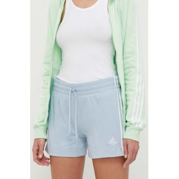 adidas pantaloni scurți femei, cu imprimeu, high waist IR7460 la reducere