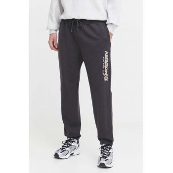 Abercrombie & Fitch pantaloni de trening culoarea negru, cu imprimeu ieftini