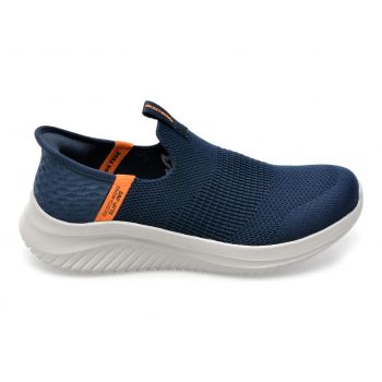 Pantofi SKECHERS bleumarin, ULTRA FLEX 3.0, din material textil la reducere