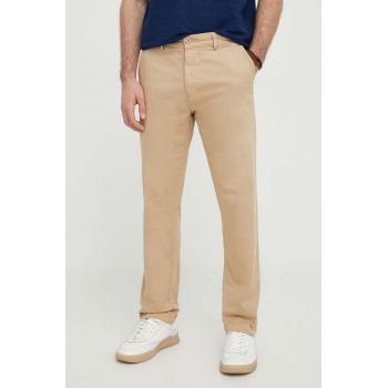 Pepe Jeans pantaloni barbati, culoarea bej, mulata