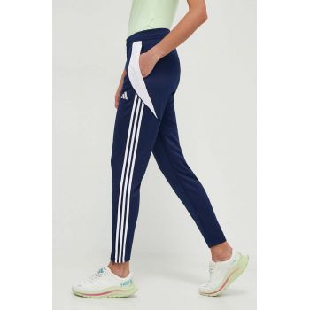 adidas Performance pantaloni de antrenament Tiro 24 culoarea bleumarin, cu imprimeu IS1006 la reducere