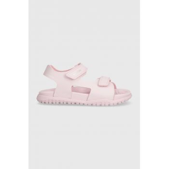 Geox sandale copii SANDAL FUSBETTO culoarea roz de firma originale