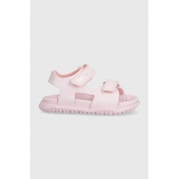 Geox sandale copii SANDAL FUSBETTO culoarea roz