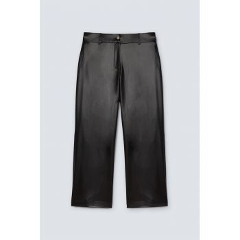 Pantaloni crop de piele ecologica