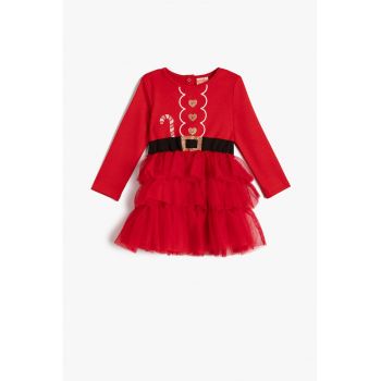 Rochie evazata cu strat exterior de tul
