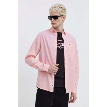 Tommy Jeans cămașă din amestec de in culoarea roz, cu guler clasic, regular DM0DM18962 de firma originala